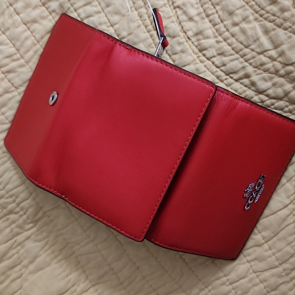Coach Vibrant Red Leather Wallet NWT - Picture 8 of 9